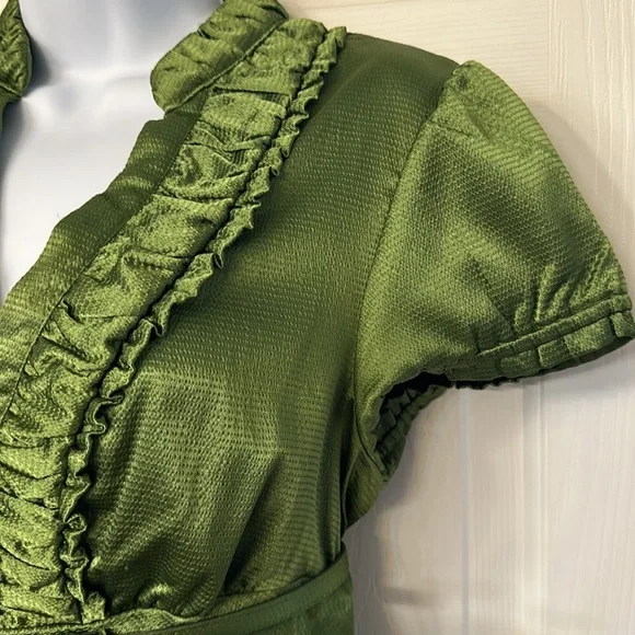 Silky green blouse. Size large - Picture 3 of 6